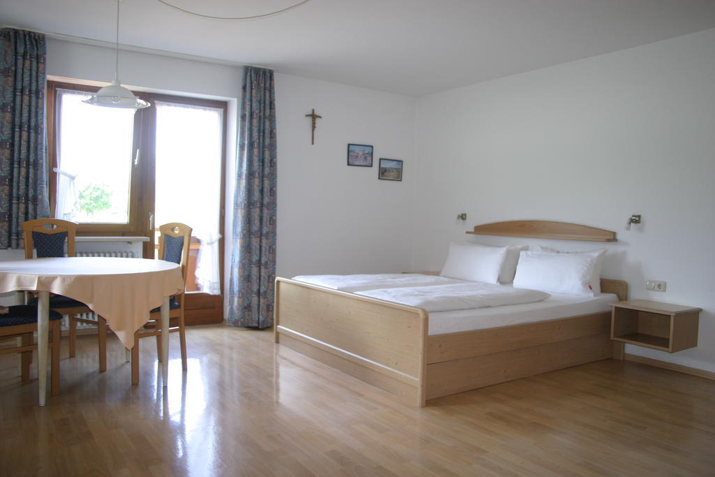 Gaestehaus Elisabeth Schwangau Ruang foto